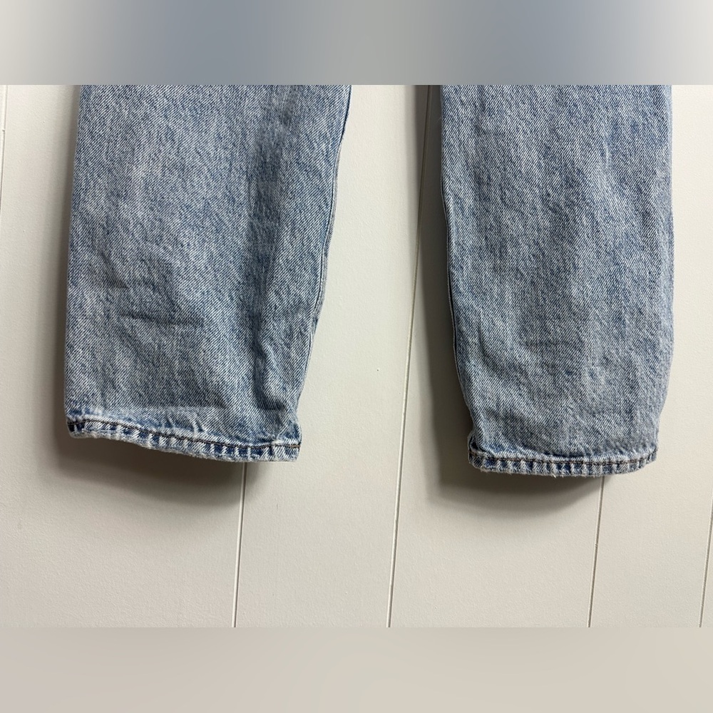 American Eagle Mom Straight Jean Womens Size 4 Destroyed Light Wash Denim - Picture 13 of 14